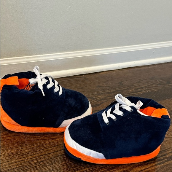 Foco Chicago Bears Plush Slippers youth size medium - Picture 2 of 8